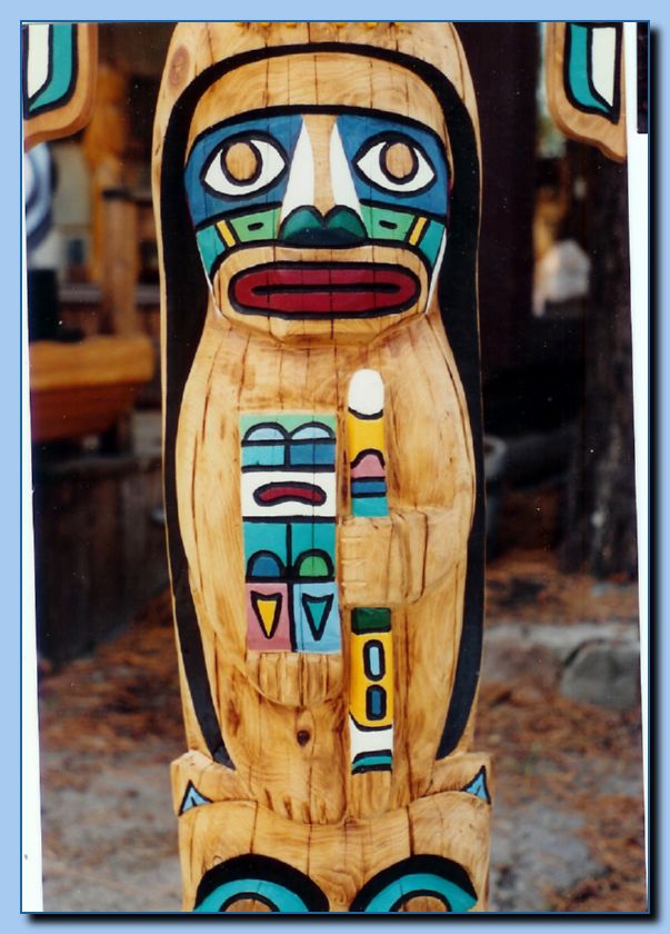 2 096 Totem Traditional Archive 04